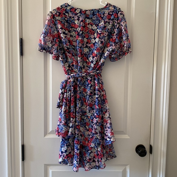 Tahari Dress , floral size 12 - Picture 2 of 9